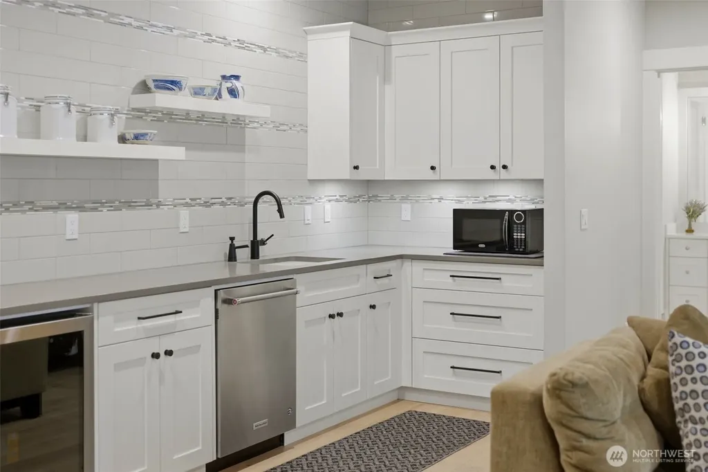 605 Hyak Way Fox Island WA 98333
