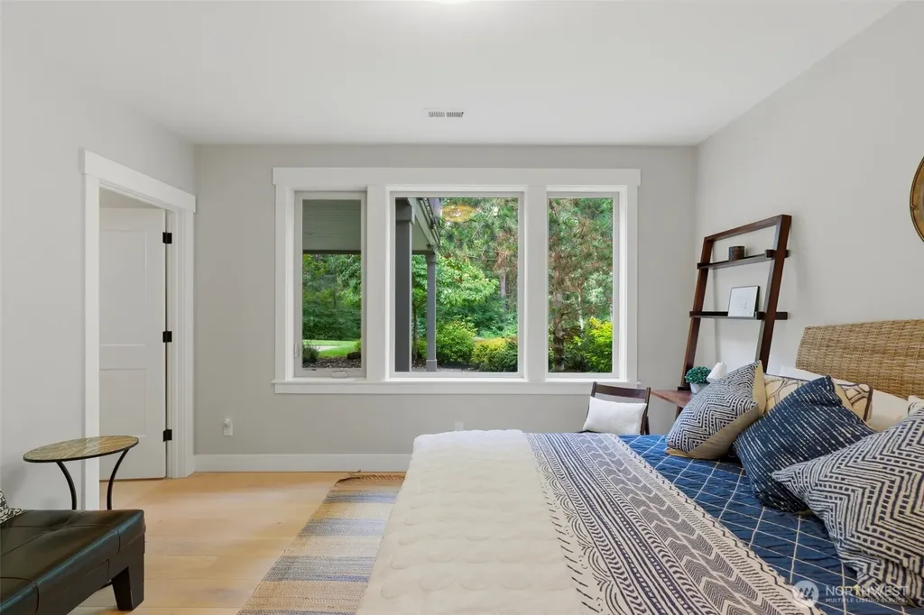 605 Hyak Way Fox Island WA 98333