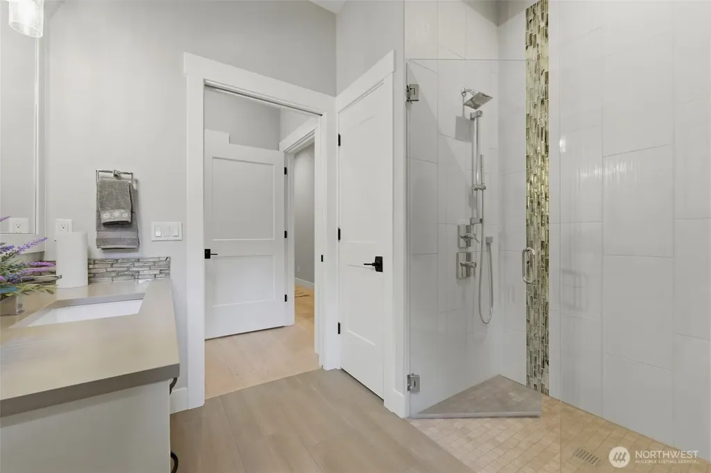 605 Hyak Way Fox Island WA 98333