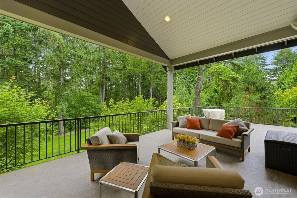 605 Hyak Way Fox Island WA 98333