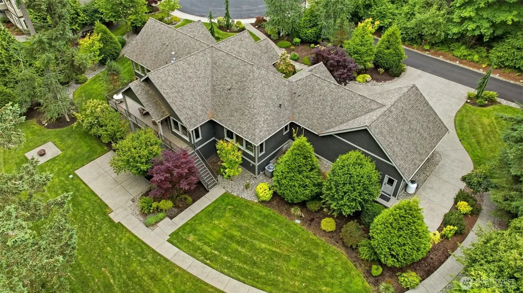 605 Hyak Way Fox Island WA 98333
