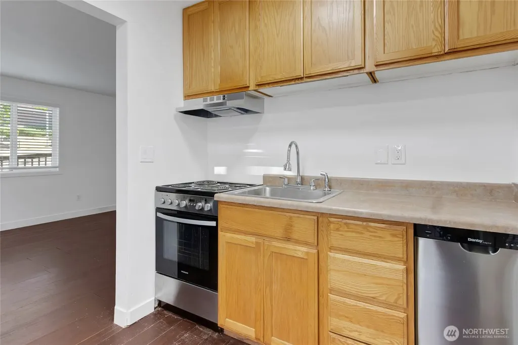 417 23rd Avenue Seattle WA 98122