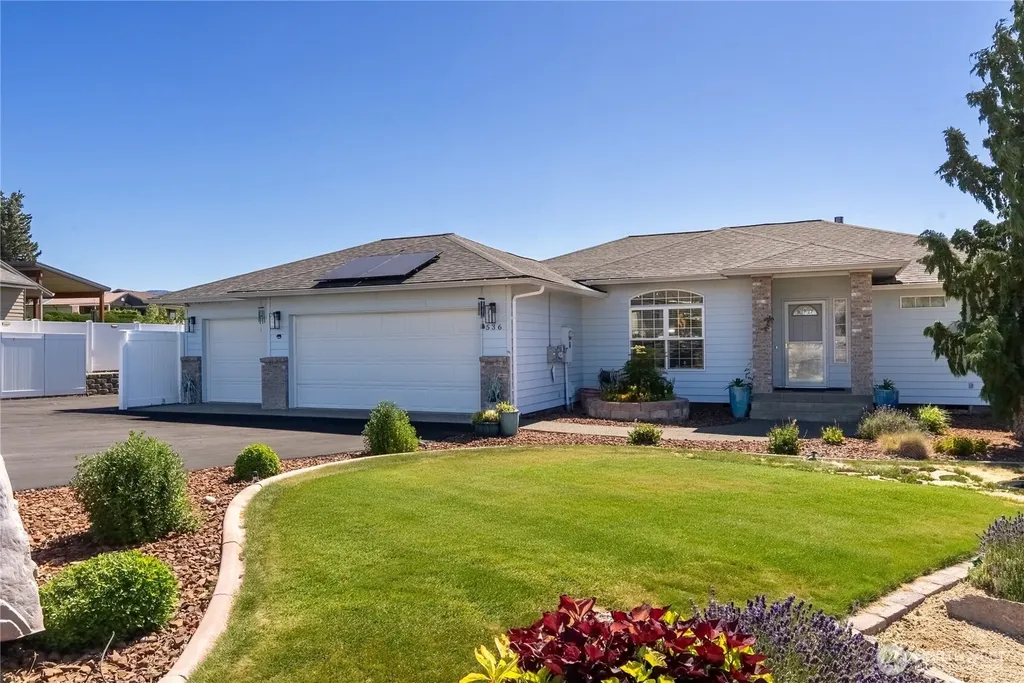 536 Hillcrest Circle Drive Omak WA 98841