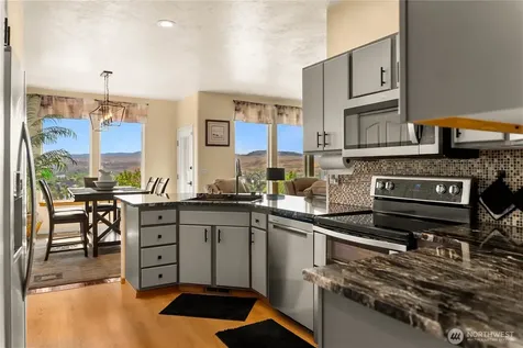 536 Hillcrest Circle Drive Omak WA 98841