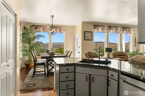 536 Hillcrest Circle Drive Omak WA 98841
