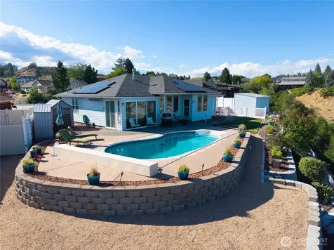 536 Hillcrest Circle Drive Omak WA 98841