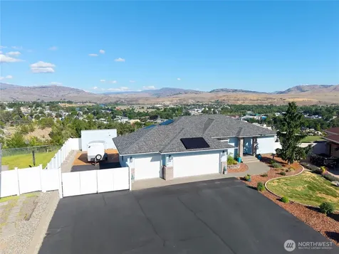 536 Hillcrest Circle Drive Omak WA 98841