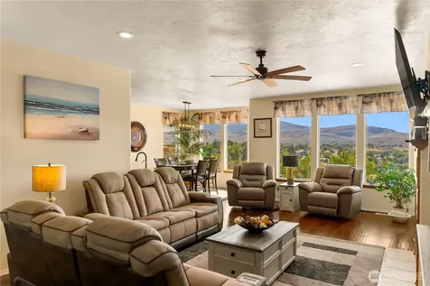 536 Hillcrest Circle Drive Omak WA 98841