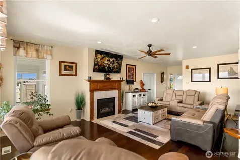 536 Hillcrest Circle Drive Omak WA 98841