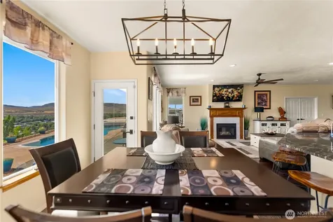 536 Hillcrest Circle Drive Omak WA 98841
