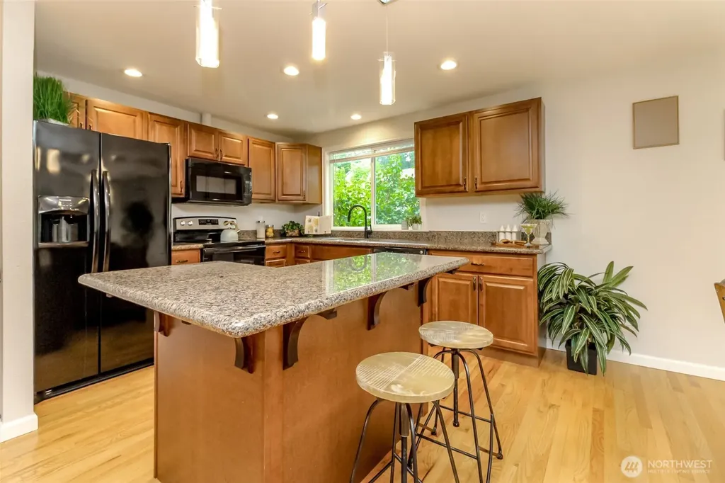 3716 SW 328th Place Puyallup WA 98023