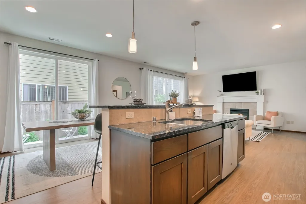 20912 2nd Avenue W Lynnwood WA 98036