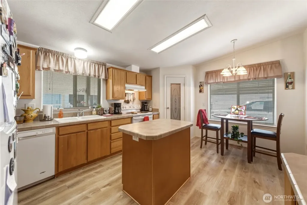 1419 Topaz Walla Walla WA 99362
