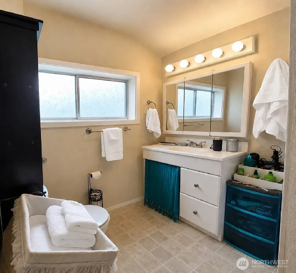 2254 Cedar Street Port Orchard WA 98366