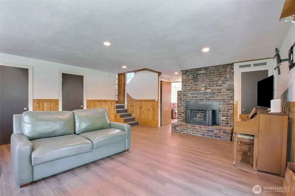 13610 SE 288th Street Kent WA 98042