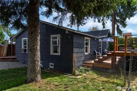 14 S Elm Street Omak WA 98841