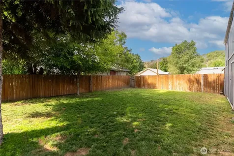 14 S Elm Street Omak WA 98841