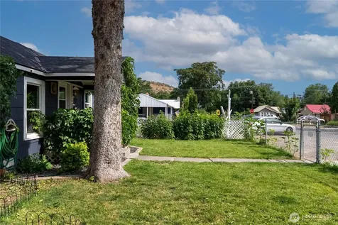14 S Elm Street Omak WA 98841