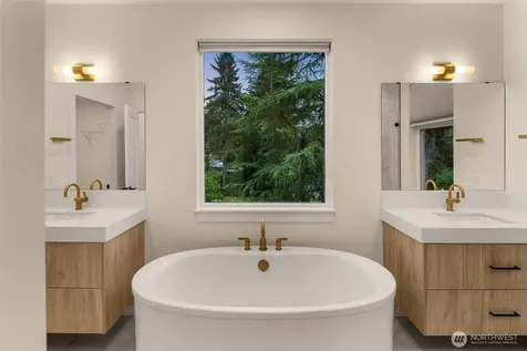 8409 NE 137th Street Kirkland WA 98034