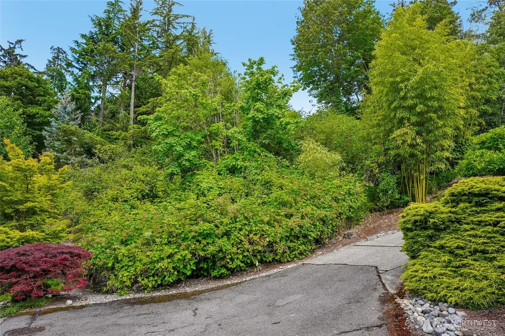 8114 W Mercer Way Mercer Island WA 98040