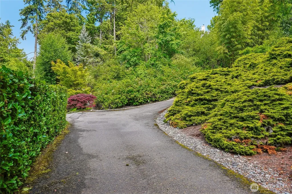 8114 W Mercer Way Mercer Island WA 98040