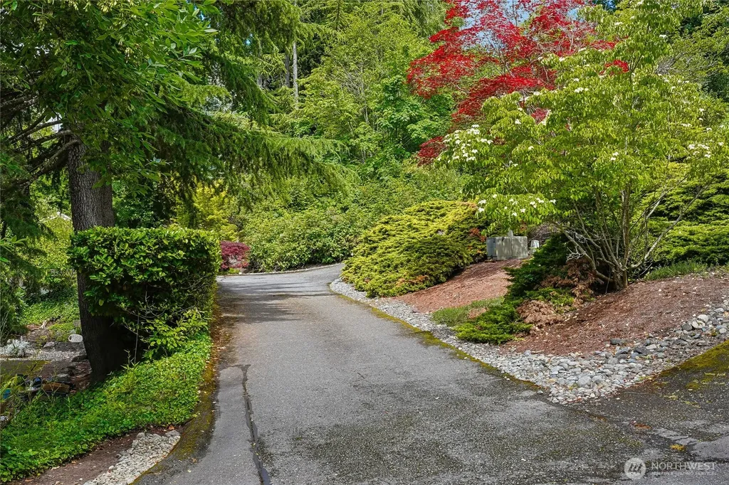 8114 W Mercer Way Mercer Island WA 98040