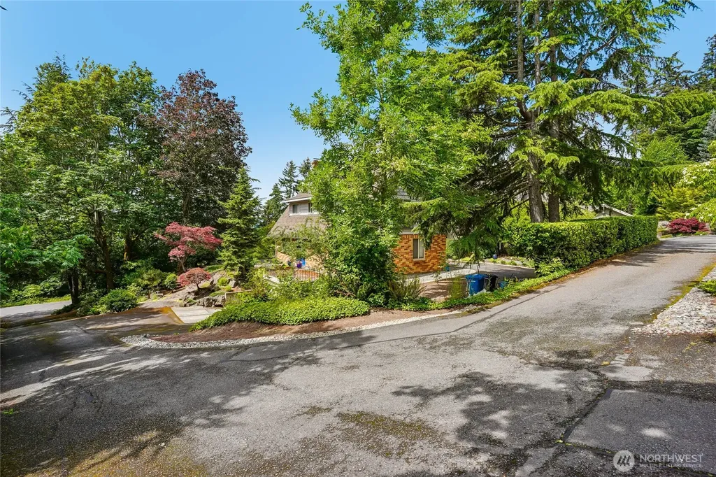 8114 W Mercer Way Mercer Island WA 98040
