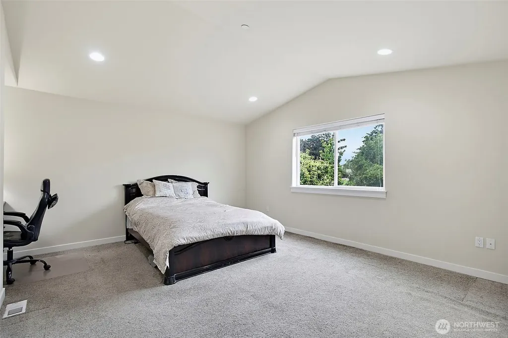 25330 128th Avenue SE Kent WA 98030