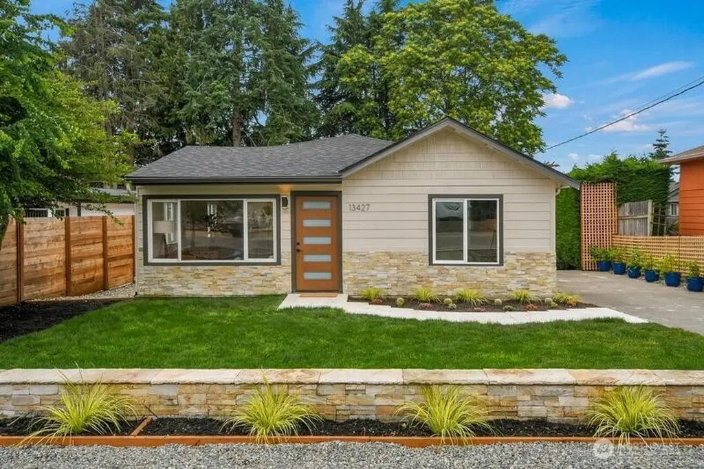 13427 5th Avenue SW Burien WA 98146