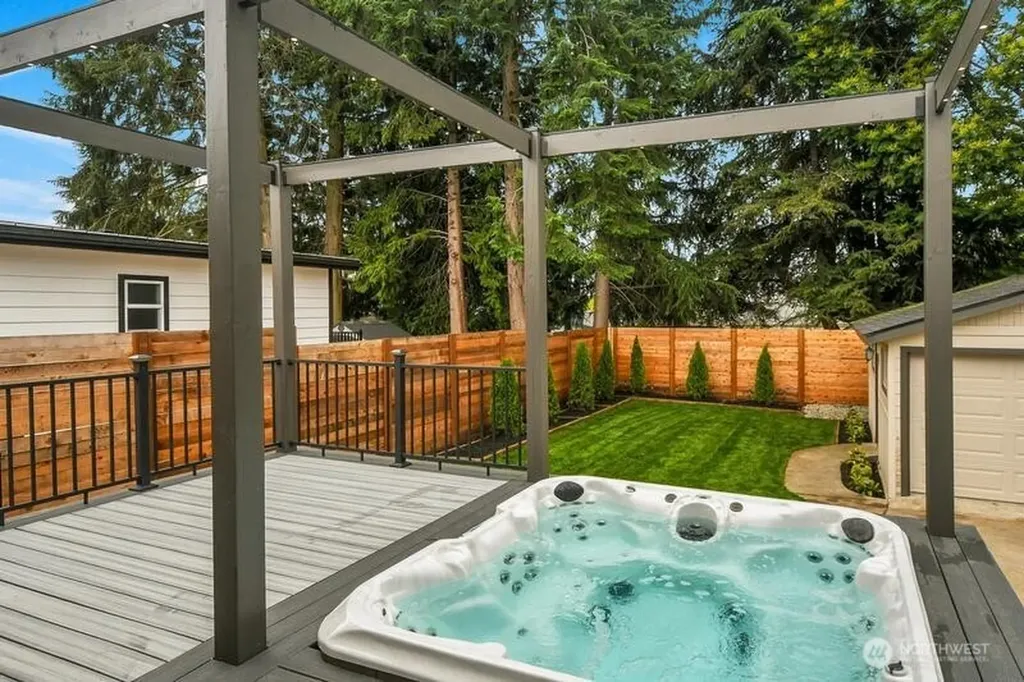 13427 5th Avenue SW Burien WA 98146