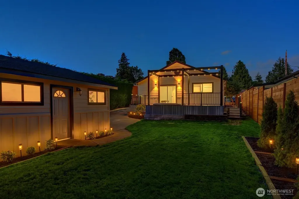 13427 5th Avenue SW Burien WA 98146