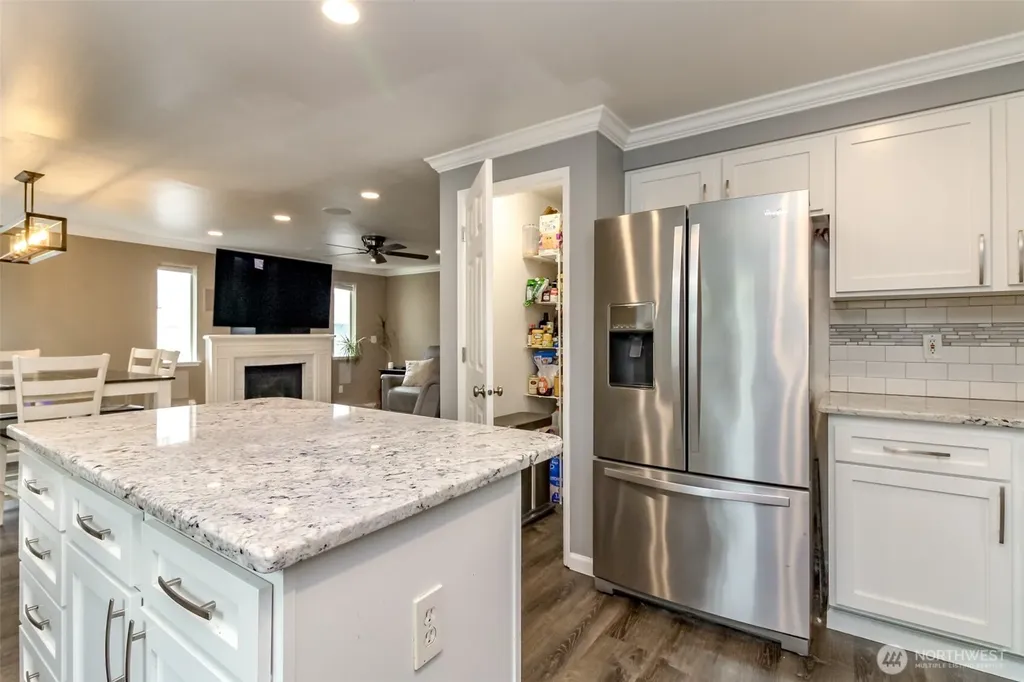 27712 147th Place SE Kent WA 98042