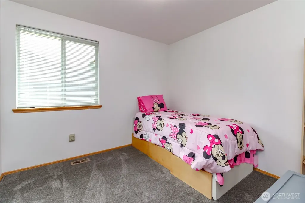27712 147th Place SE Kent WA 98042