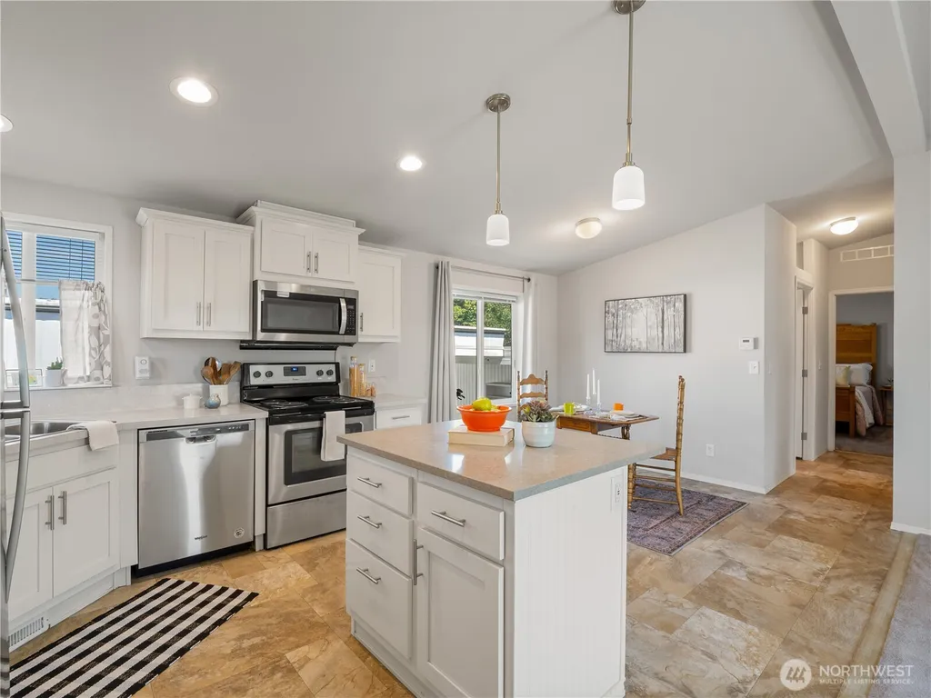 10713 61st Street E Puyallup WA 98372
