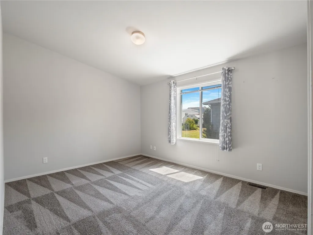 10713 61st Street E Puyallup WA 98372