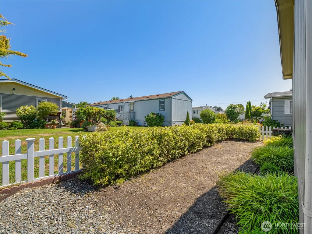 10713 61st Street E Puyallup WA 98372