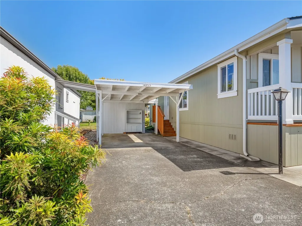 10713 61st Street E Puyallup WA 98372