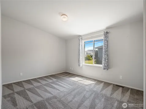 10713 61st Street E Puyallup WA 98372