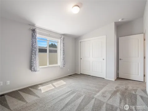 10713 61st Street E Puyallup WA 98372