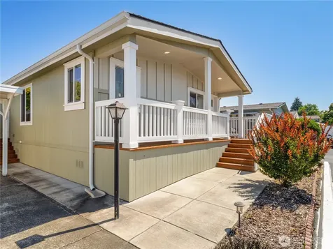 10713 61st Street E Puyallup WA 98372