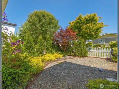 10713 61st Street E Puyallup WA 98372
