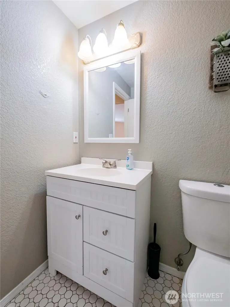 4932 Siskiyou Loop SE Olympia WA 98501