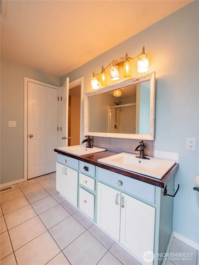 4932 Siskiyou Loop SE Olympia WA 98501