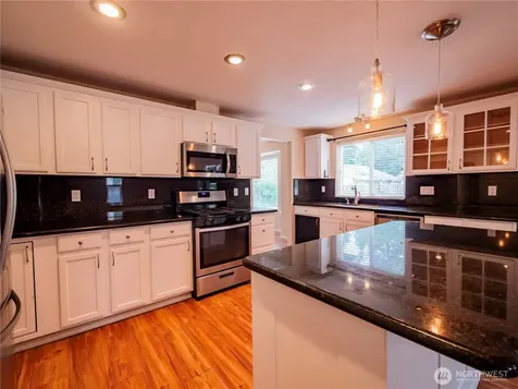 4932 Siskiyou Loop SE Olympia WA 98501