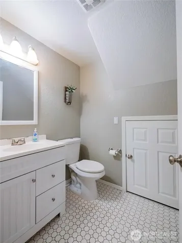 4932 Siskiyou Loop SE Olympia WA 98501