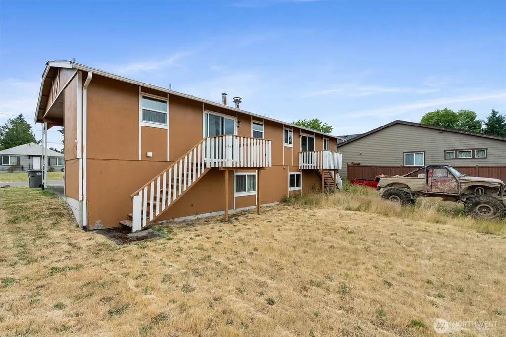 1208 111th Street S Tacoma WA 98444