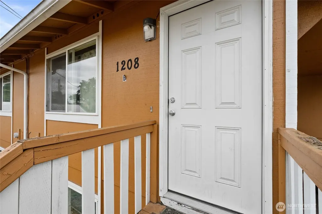 1208 111th Street S Tacoma WA 98444