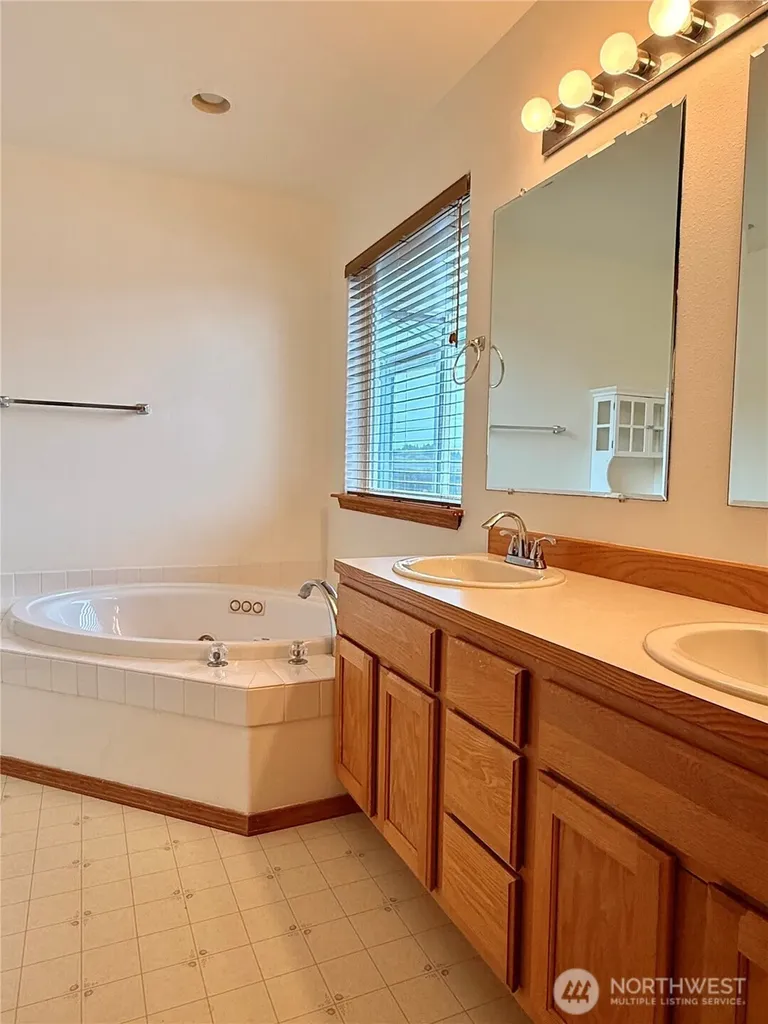 137 Canal Drive NE Ocean Shores WA 98569