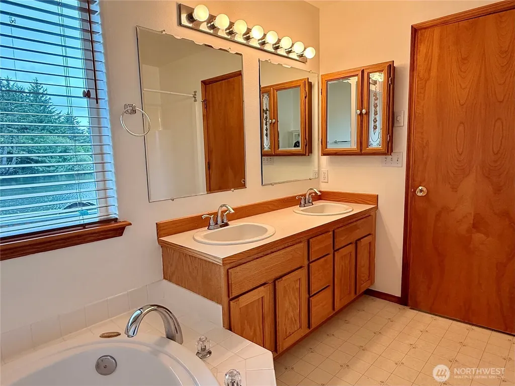 137 Canal Drive NE Ocean Shores WA 98569