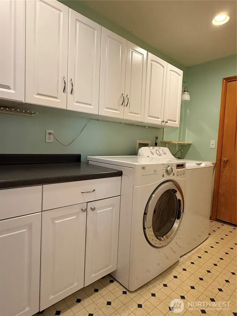 137 Canal Drive NE Ocean Shores WA 98569